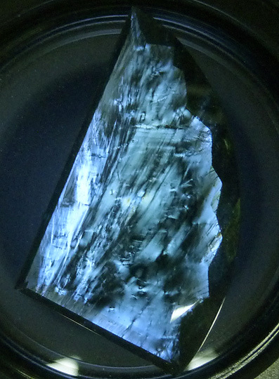 moldavite anomalies extinction au polariscope