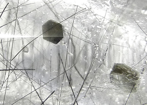 mica inclusions in quartz