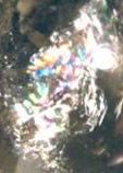 brillance nacr�e le long des fractures du quartz