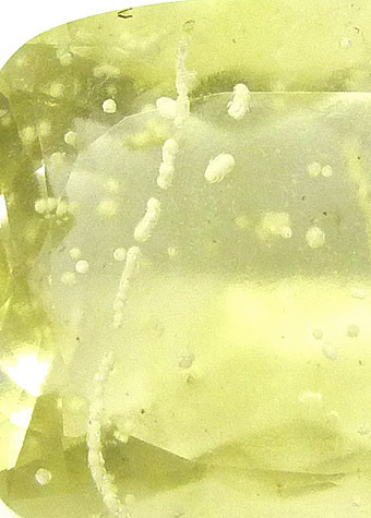 LDG inclusions of cristobalite